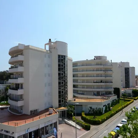 Medes Park Iii 1-2 Apartment