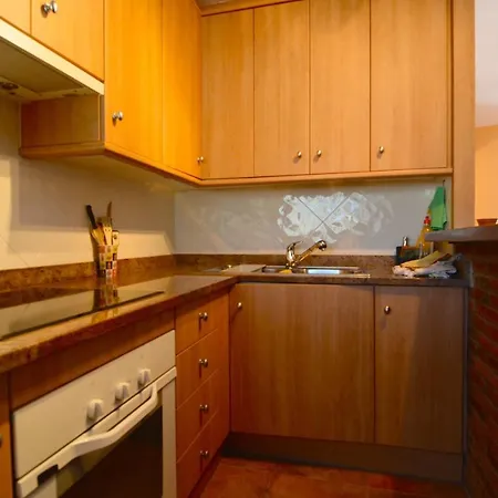 Medes Park Iii 1-2 Apartment